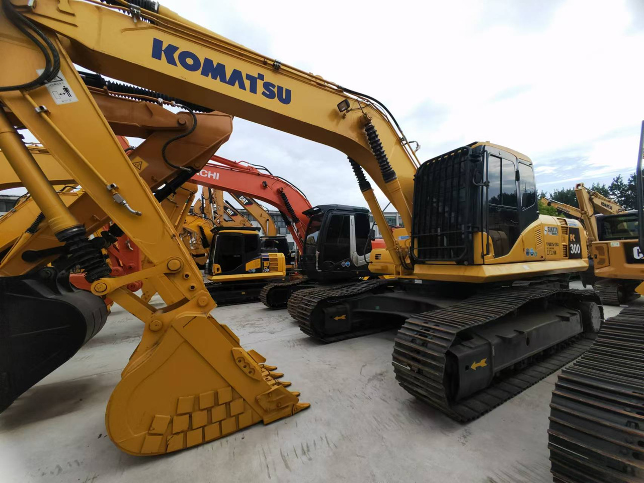 KOMATSU PC300 - Escavadora de rastos: foto 2 KOMATSU PC300 - Escavadora de rastos: foto 2