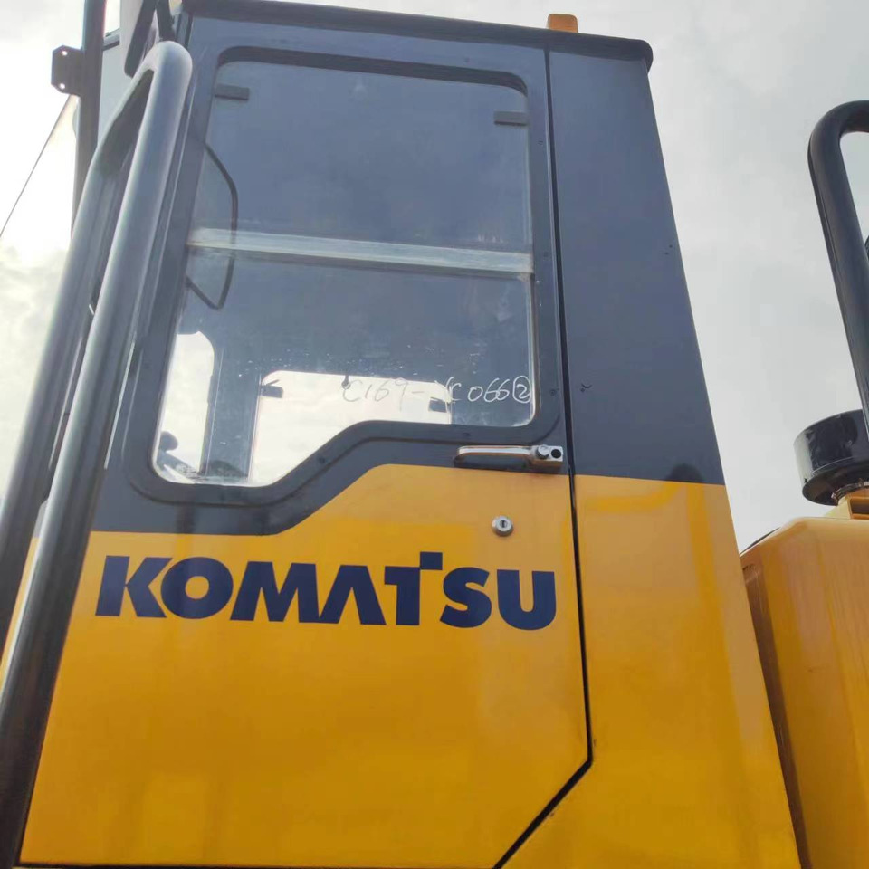 KOMATSU WA380 - Pá carregadora de rodas: foto 5 KOMATSU WA380 - Pá carregadora de rodas: foto 5