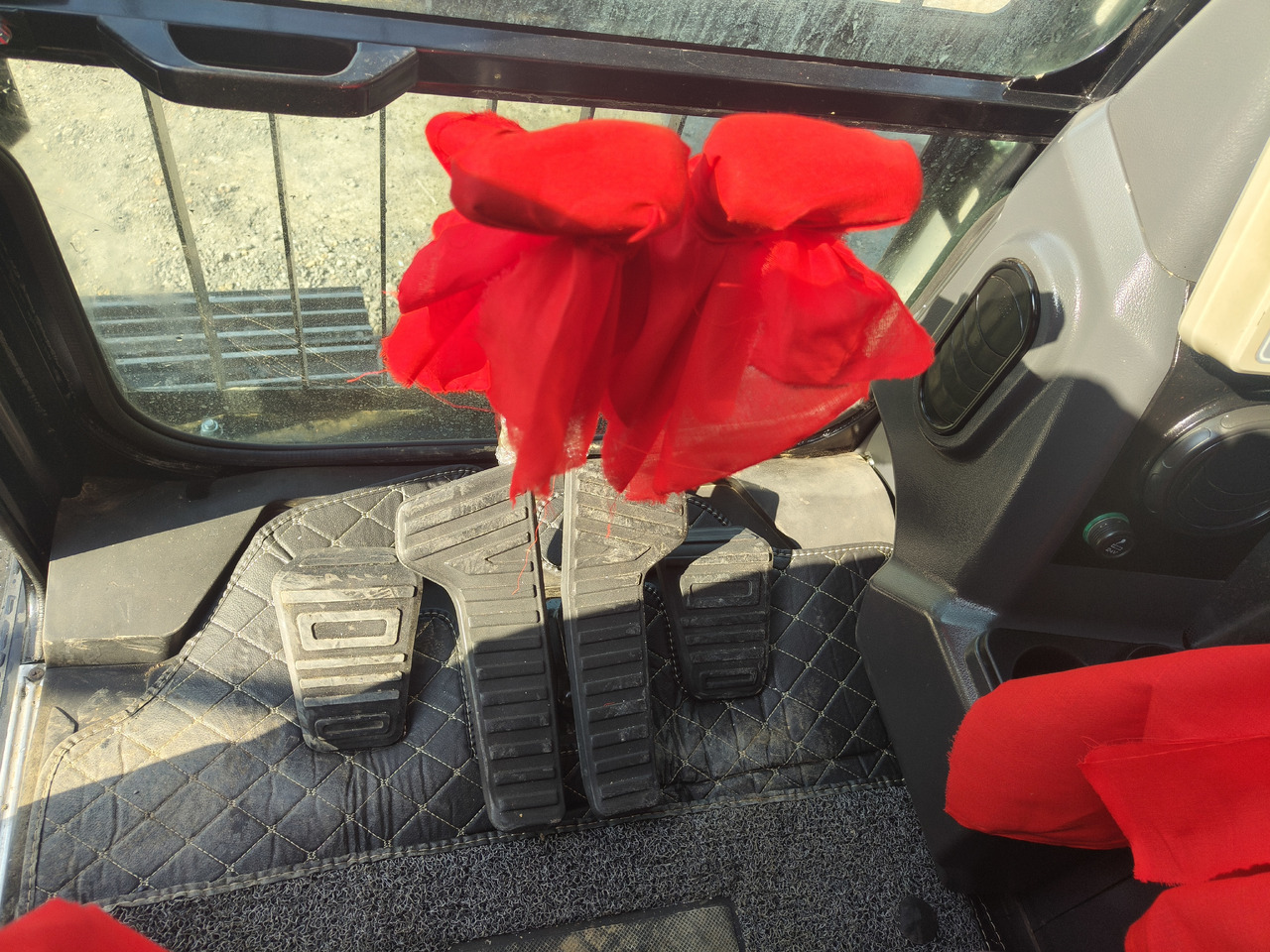 Escavadora de rastos SANY SY265C: foto 20 Escavadora de rastos SANY SY265C: foto 20