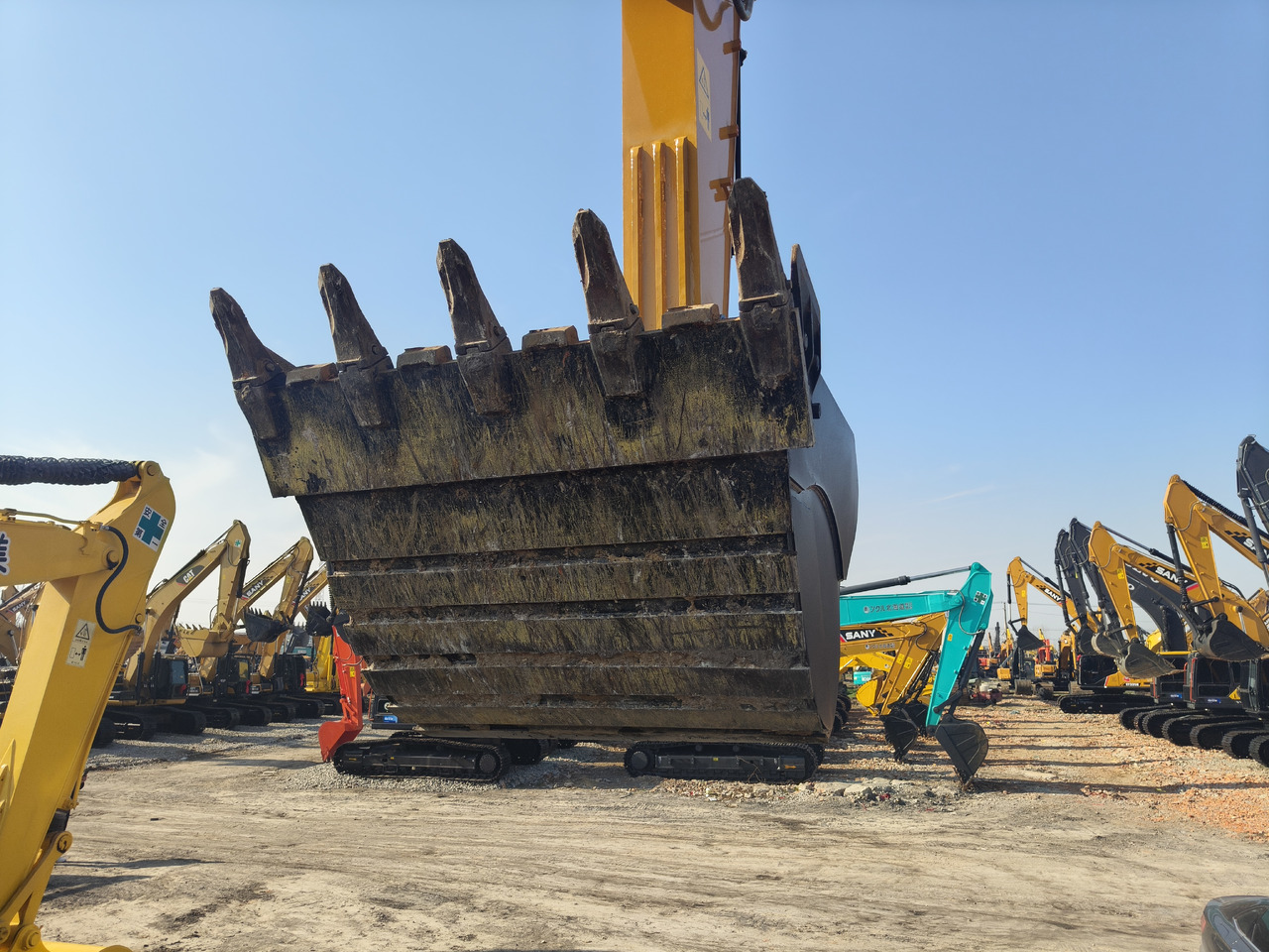 Escavadora de rastos SANY SY265C: foto 8 Escavadora de rastos SANY SY265C: foto 8