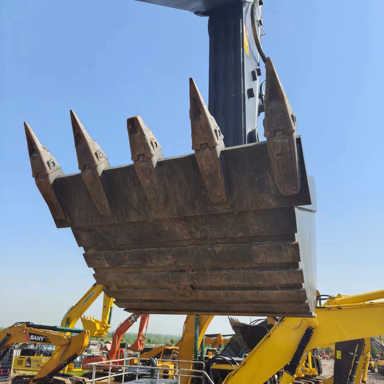 Locação financeira de VOLVO EC460 VOLVO EC460: foto 9