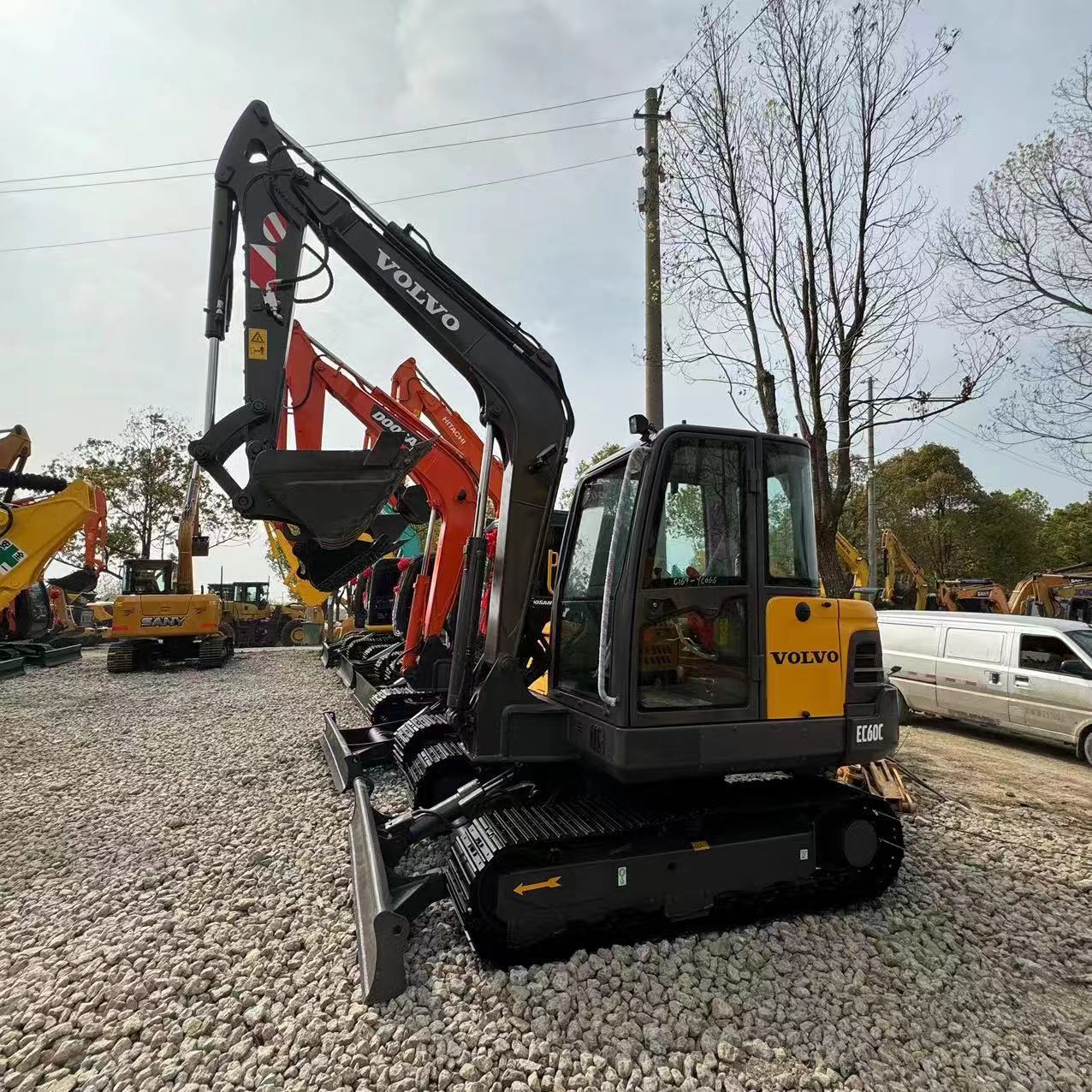 VOLVO EC60 - Mini escavadeira: foto 4 VOLVO EC60 - Mini escavadeira: foto 4