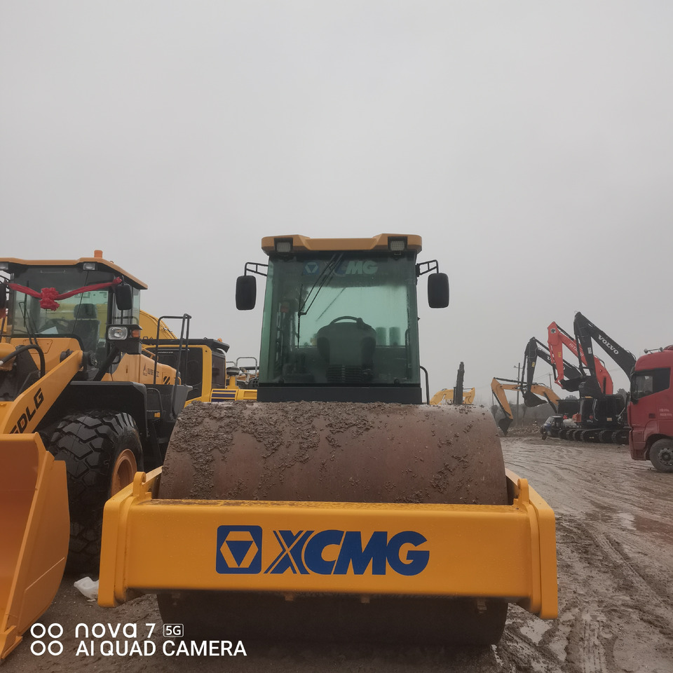 XCMG XS263J - Compactador de asfalto: foto 3 XCMG XS263J - Compactador de asfalto: foto 3