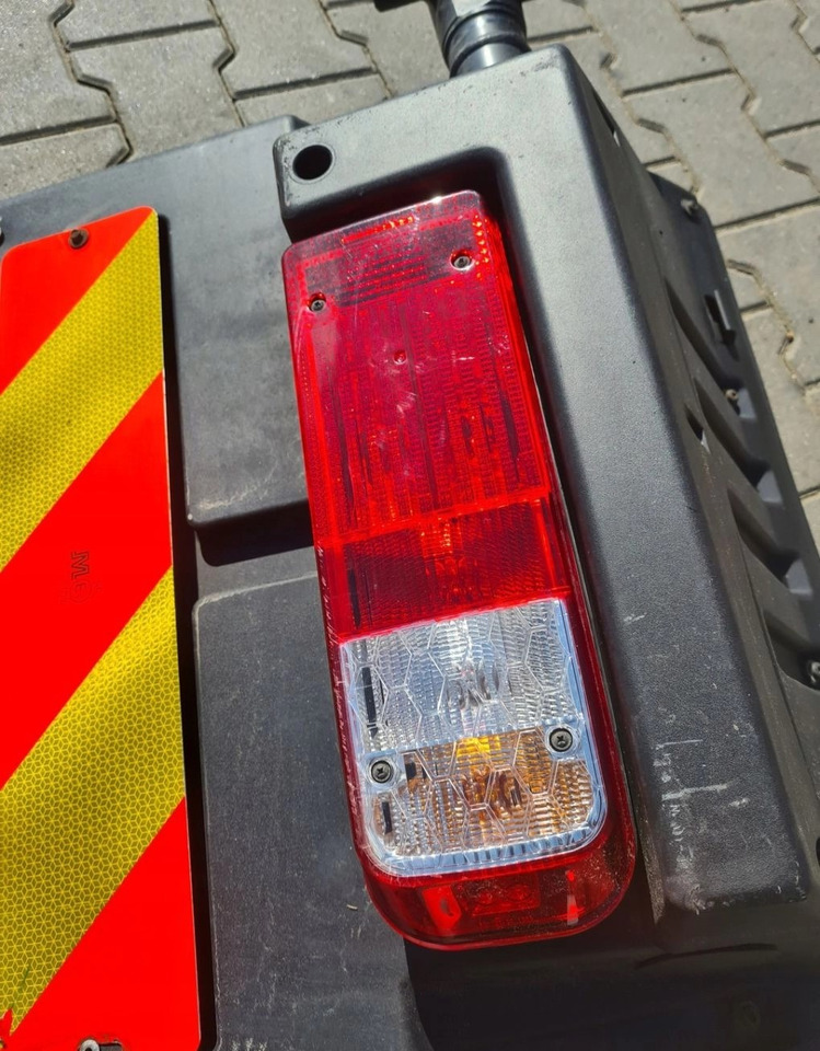 BŁOTNIK KOMPLETNY PRAWY TYŁ LAMPA CHLAPACZ MOCOWANIE FORD F-MAX CARGO - Para-lama: foto 5 BŁOTNIK KOMPLETNY PRAWY TYŁ LAMPA CHLAPACZ MOCOWANIE FORD F-MAX CARGO - Para-lama: foto 5