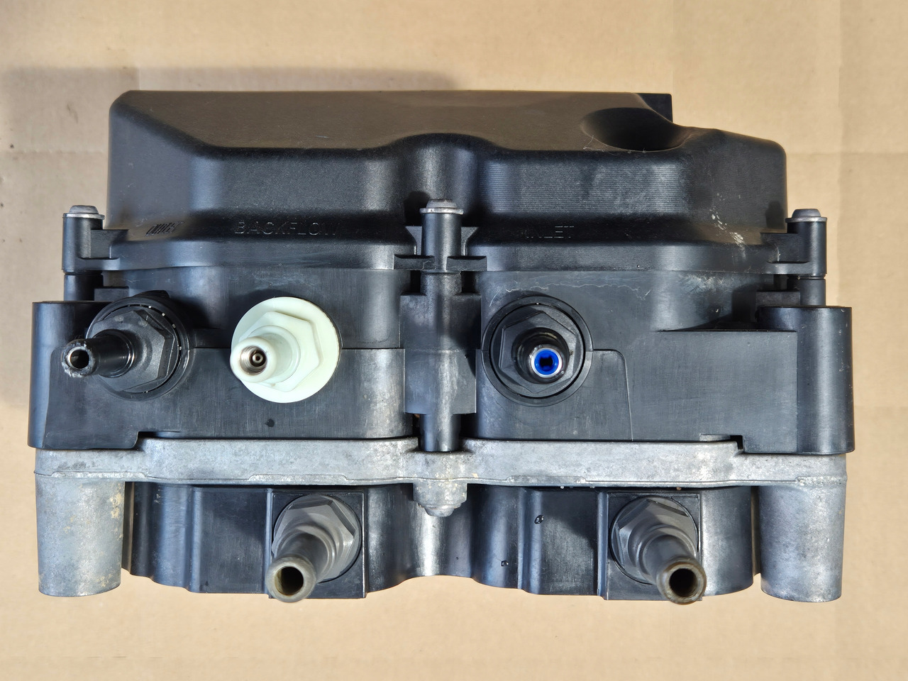 BOSCH POMPA ADBLUE MODUŁ VOLVO FH5 FM5 RENAULT GAMA RANGE T EVO 23477447 44406202 - Sistema de combustível para Camião: foto 3 BOSCH POMPA ADBLUE MODUŁ VOLVO FH5 FM5 RENAULT GAMA RANGE T EVO 23477447 44406202 - Sistema de combustível para Camião: foto 3
