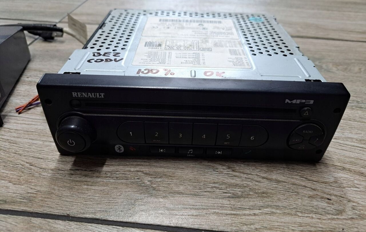 Delphi RADIO MP3 CD AUX USB 12V RENAULT PREMIUM MAGNUM MIDLUM DXI - Cabine e interior para Camião: foto 3 Delphi RADIO MP3 CD AUX USB 12V RENAULT PREMIUM MAGNUM MIDLUM DXI - Cabine e interior para Camião: foto 3