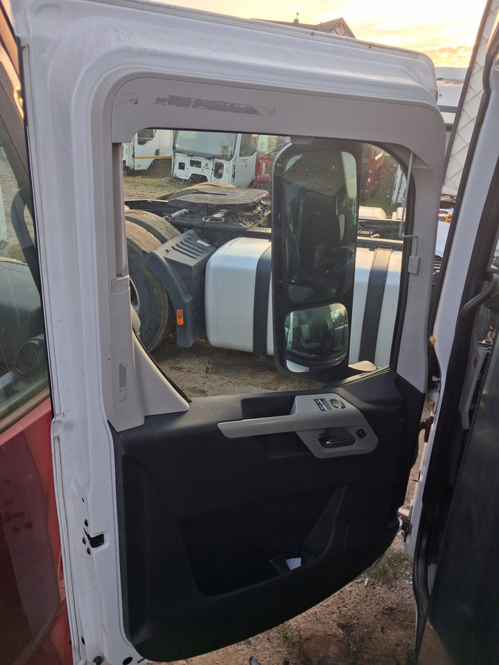 FORD DRZWI KOMPLETNE LEWE FORD F-MAX 500 TRUCKS EURO 6 - Porta e peças: foto 4 FORD DRZWI KOMPLETNE LEWE FORD F-MAX 500 TRUCKS EURO 6 - Porta e peças: foto 4