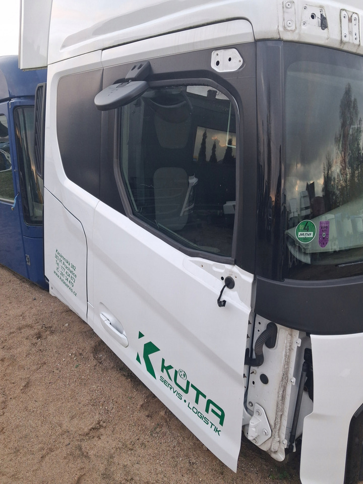 FORD DRZWI KOMPLETNE PRAWE FORD F-MAX 500 TRUCKS EURO 6 - Porta e peças para Camião: foto 2 FORD DRZWI KOMPLETNE PRAWE FORD F-MAX 500 TRUCKS EURO 6 - Porta e peças para Camião: foto 2