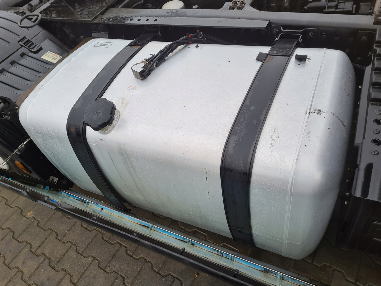 FORD ZBIORNIK BAK PALIWA 600 LITRÓW FORD F-MAX CARGO JC46 9K007 - Tanque de combustível para Camião: foto 3 FORD ZBIORNIK BAK PALIWA 600 LITRÓW FORD F-MAX CARGO JC46 9K007 - Tanque de combustível para Camião: foto 3