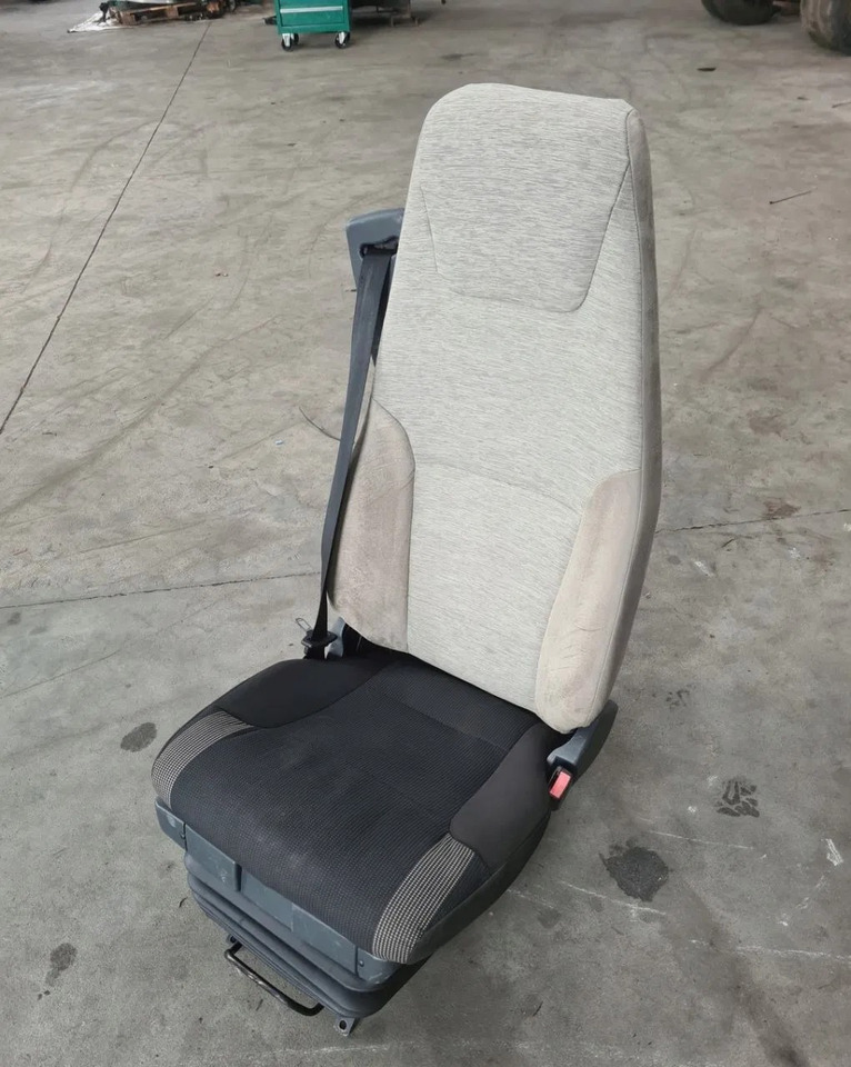 FOTEL PNEUMATYCZNY PRAWY PASAŻERA RENAULT PREMIUM MIDLUM DXI - Banco: foto 1 FOTEL PNEUMATYCZNY PRAWY PASAŻERA RENAULT PREMIUM MIDLUM DXI - Banco: foto 1