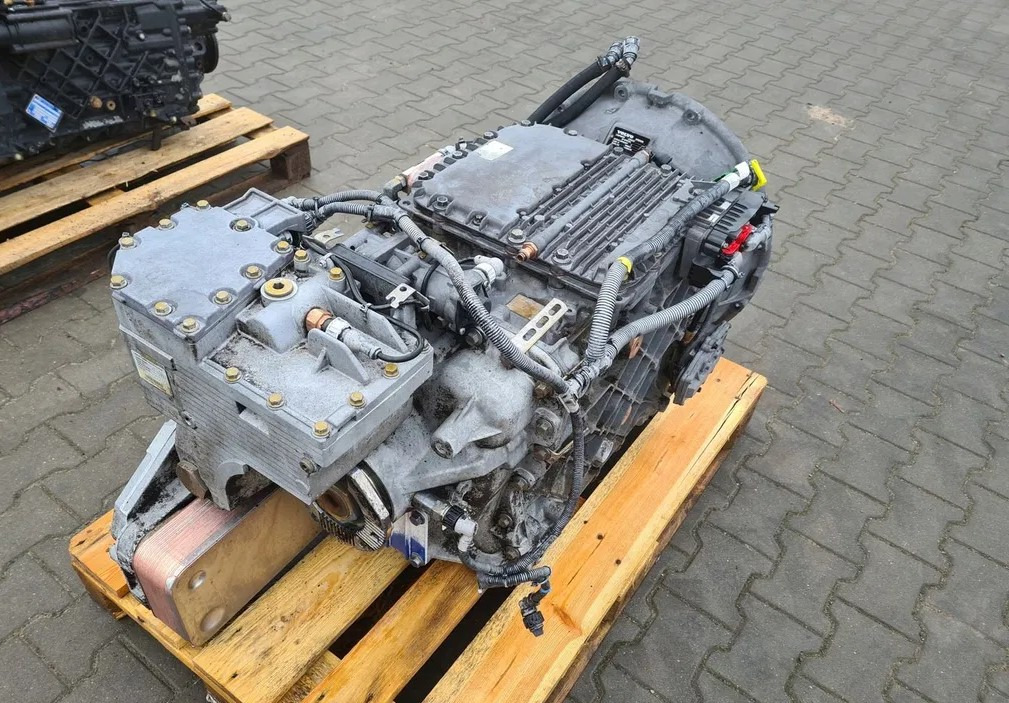 I-SHIFT RETARDER VOLVO FH 4 FM 4 FMX RENAULT GAMA T AT2412E AUTOMATYCZNA AT 2412 E - Caixa de velocidade: foto 1 I-SHIFT RETARDER VOLVO FH 4 FM 4 FMX RENAULT GAMA T AT2412E AUTOMATYCZNA AT 2412 E - Caixa de velocidade: foto 1