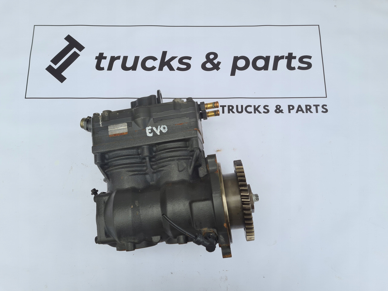 KNORR-BREMSE SPRĘŻARKA KOMPRESOR POWIETRZA RENAULT GAMA T EVO VOLVO FH 5 FM 5 23432716 - Compressor, sistema de ar comprimido para Camião: foto 1 KNORR-BREMSE SPRĘŻARKA KOMPRESOR POWIETRZA RENAULT GAMA T EVO VOLVO FH 5 FM 5 23432716 - Compressor, sistema de ar comprimido para Camião: foto 1