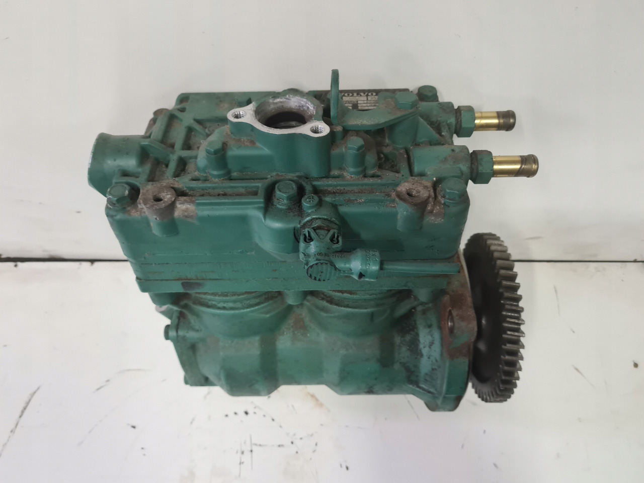 KNORR-BREMSE SPRĘŻARKA KOMPRESOR POWIETRZA RENAULT GAMA T EVO VOLVO FH 5 FM 5 ORYGINAŁ - Compressor, sistema de ar comprimido para Camião: foto 4 KNORR-BREMSE SPRĘŻARKA KOMPRESOR POWIETRZA RENAULT GAMA T EVO VOLVO FH 5 FM 5 ORYGINAŁ - Compressor, sistema de ar comprimido para Camião: foto 4