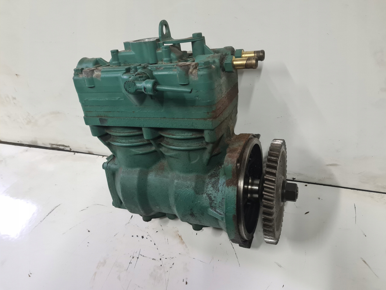 KNORR-BREMSE SPRĘŻARKA KOMPRESOR POWIETRZA RENAULT GAMA T EVO VOLVO FH 5 FM 5 ORYGINAŁ - Compressor, sistema de ar comprimido para Camião: foto 1 KNORR-BREMSE SPRĘŻARKA KOMPRESOR POWIETRZA RENAULT GAMA T EVO VOLVO FH 5 FM 5 ORYGINAŁ - Compressor, sistema de ar comprimido para Camião: foto 1