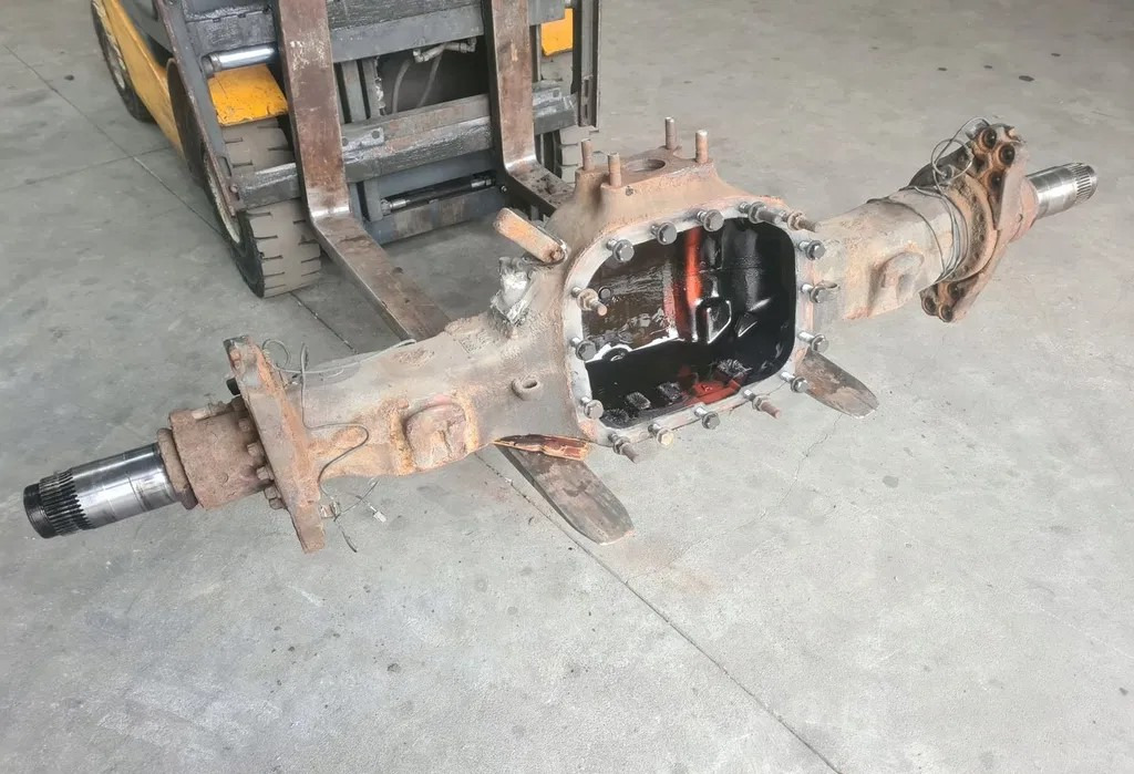 OBUDOWA MOSTU POCHWA NA ZWOLNICY VOLVO FH 4 FM 4 FH 5 FM 5 6x4 8x4 4x2 1048296 P03 - Caixa de direção: foto 1 OBUDOWA MOSTU POCHWA NA ZWOLNICY VOLVO FH 4 FM 4 FH 5 FM 5 6x4 8x4 4x2 1048296 P03 - Caixa de direção: foto 1