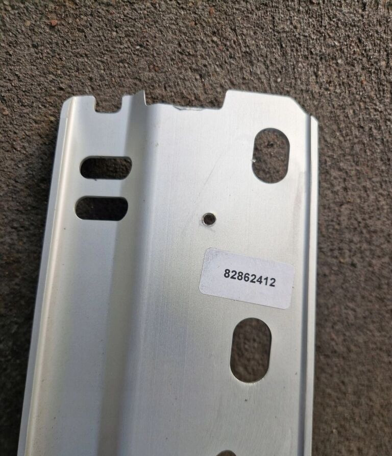 ORUROWANIE RURA NA HALOGENY KANGUR VOLVO FH 4 FH 5 FM 4 FM 5 NISKA KABINA Volvo 8286412 Volvo Kangur Volvo FH4 FM4 FM 5 niska kabina - Carroceria e exterior para Camião: foto 4 ORUROWANIE RURA NA HALOGENY KANGUR VOLVO FH 4 FH 5 FM 4 FM 5 NISKA KABINA Volvo 8286412 Volvo Kangur Volvo FH4 FM4 FM 5 niska kabina - Carroceria e exterior para Camião: foto 4