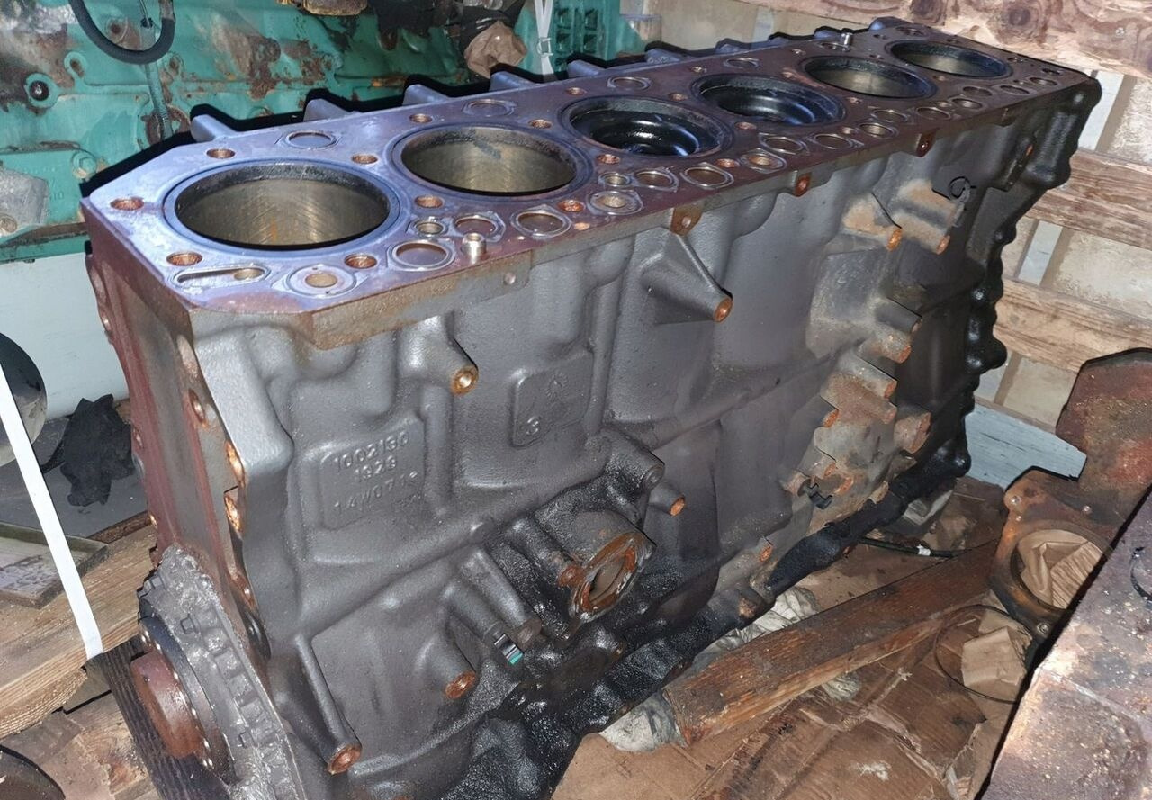 RENAULT BLOK SILNIKA SŁUPEK TŁOKI WAŁ RENAULT GAMA RANGE T DTI11 460 430 - Bloco do motor para Camião: foto 3 RENAULT BLOK SILNIKA SŁUPEK TŁOKI WAŁ RENAULT GAMA RANGE T DTI11 460 430 - Bloco do motor para Camião: foto 3