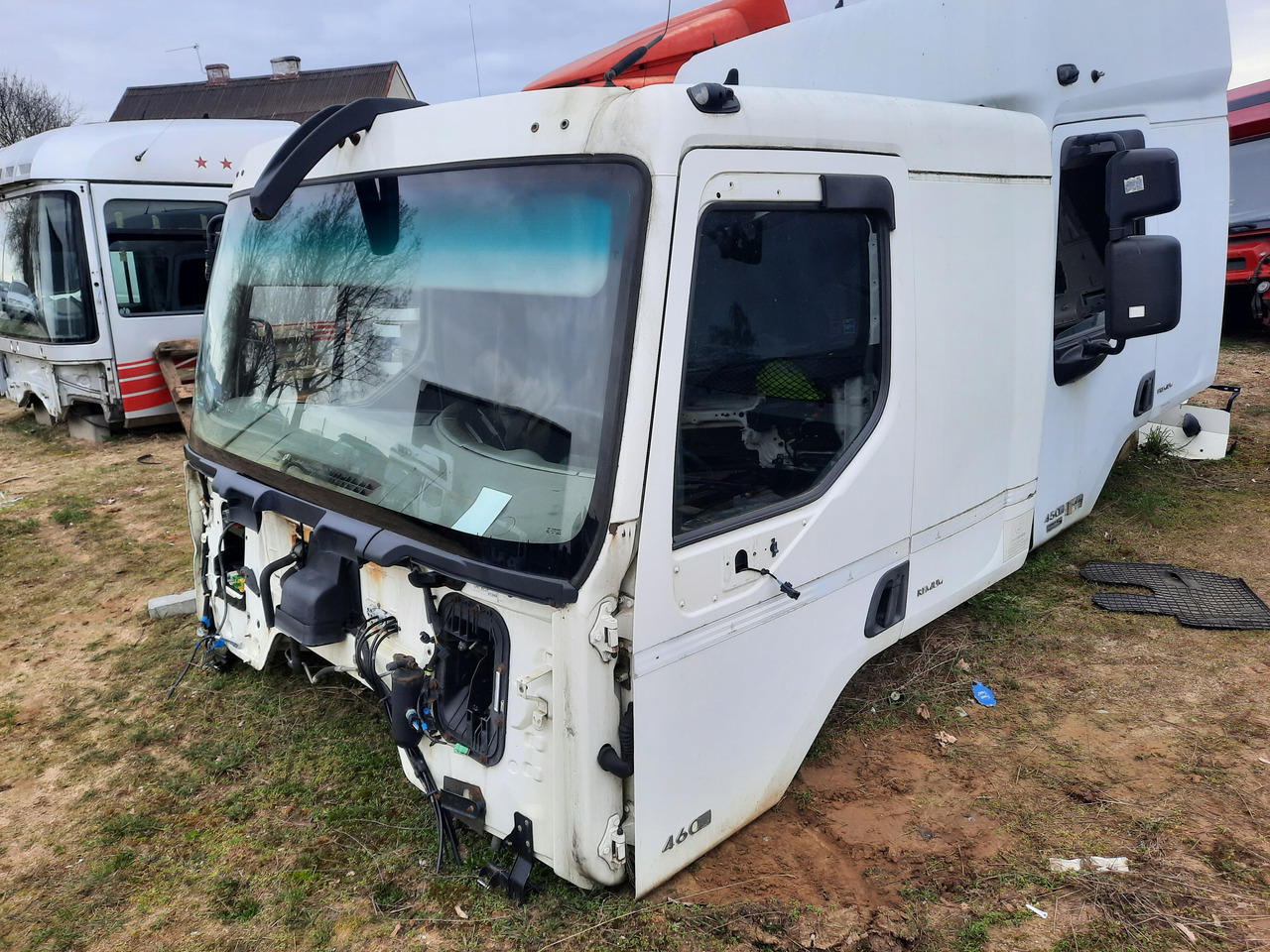 RENAULT KABINA NISKA RENAULT PREMIUM 460 DXI AUTOMAT LIFT - Cabine para Camião: foto 1 RENAULT KABINA NISKA RENAULT PREMIUM 460 DXI AUTOMAT LIFT - Cabine para Camião: foto 1