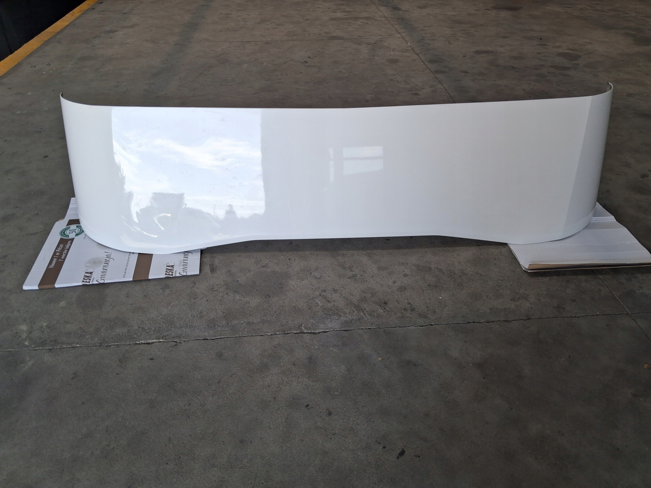 RENAULT MASKA ATRAPA PRZÓD KABINY ORYGINAŁ RENAULT GAMA T EURO 6 - Carroceria e exterior para Camião: foto 1 RENAULT MASKA ATRAPA PRZÓD KABINY ORYGINAŁ RENAULT GAMA T EURO 6 - Carroceria e exterior para Camião: foto 1