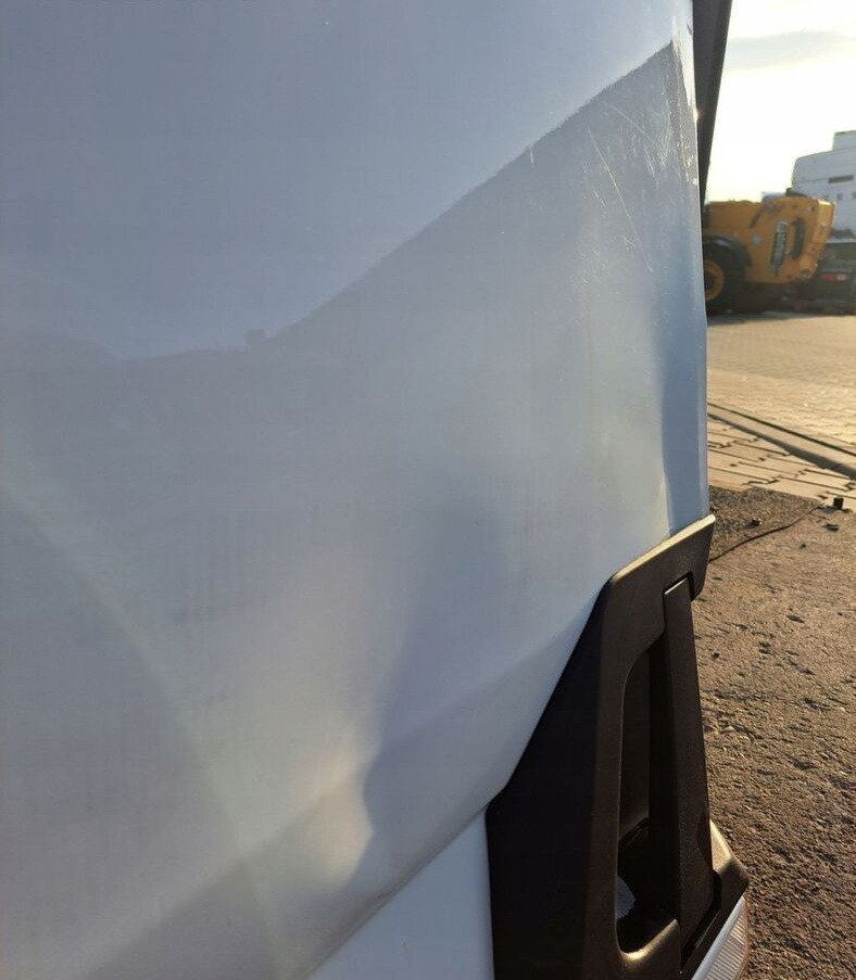 Renault GAMA T K C RANGE - Porta e peças para Camião: foto 4 Renault GAMA T K C RANGE - Porta e peças para Camião: foto 4