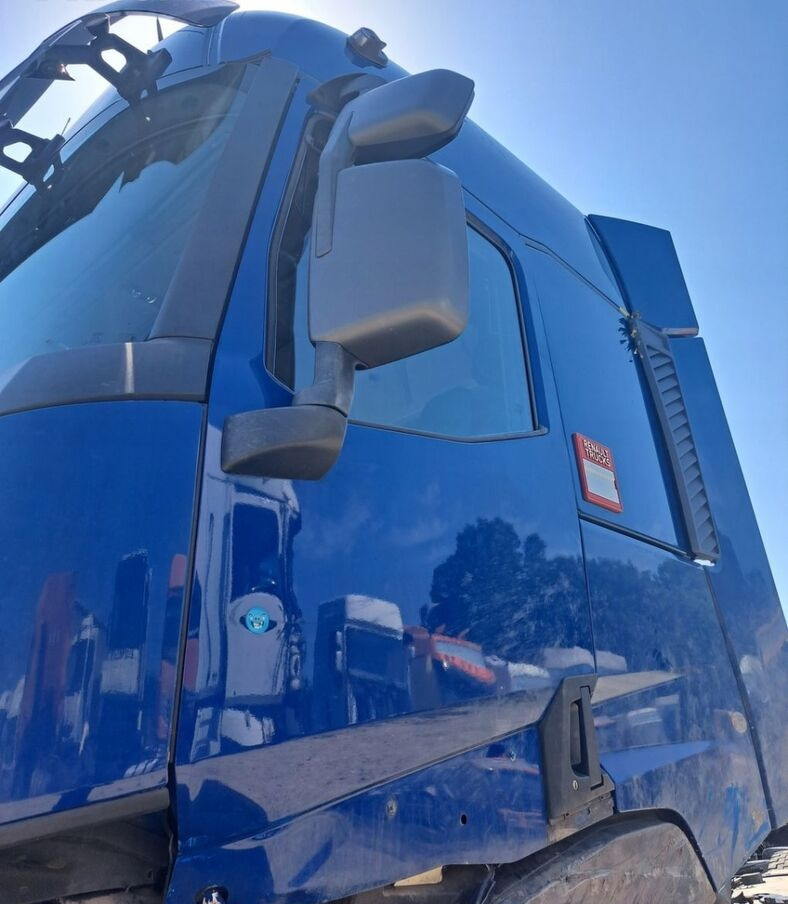 Renault GAMA T K C RANGE - Porta e peças para Camião: foto 4 Renault GAMA T K C RANGE - Porta e peças para Camião: foto 4