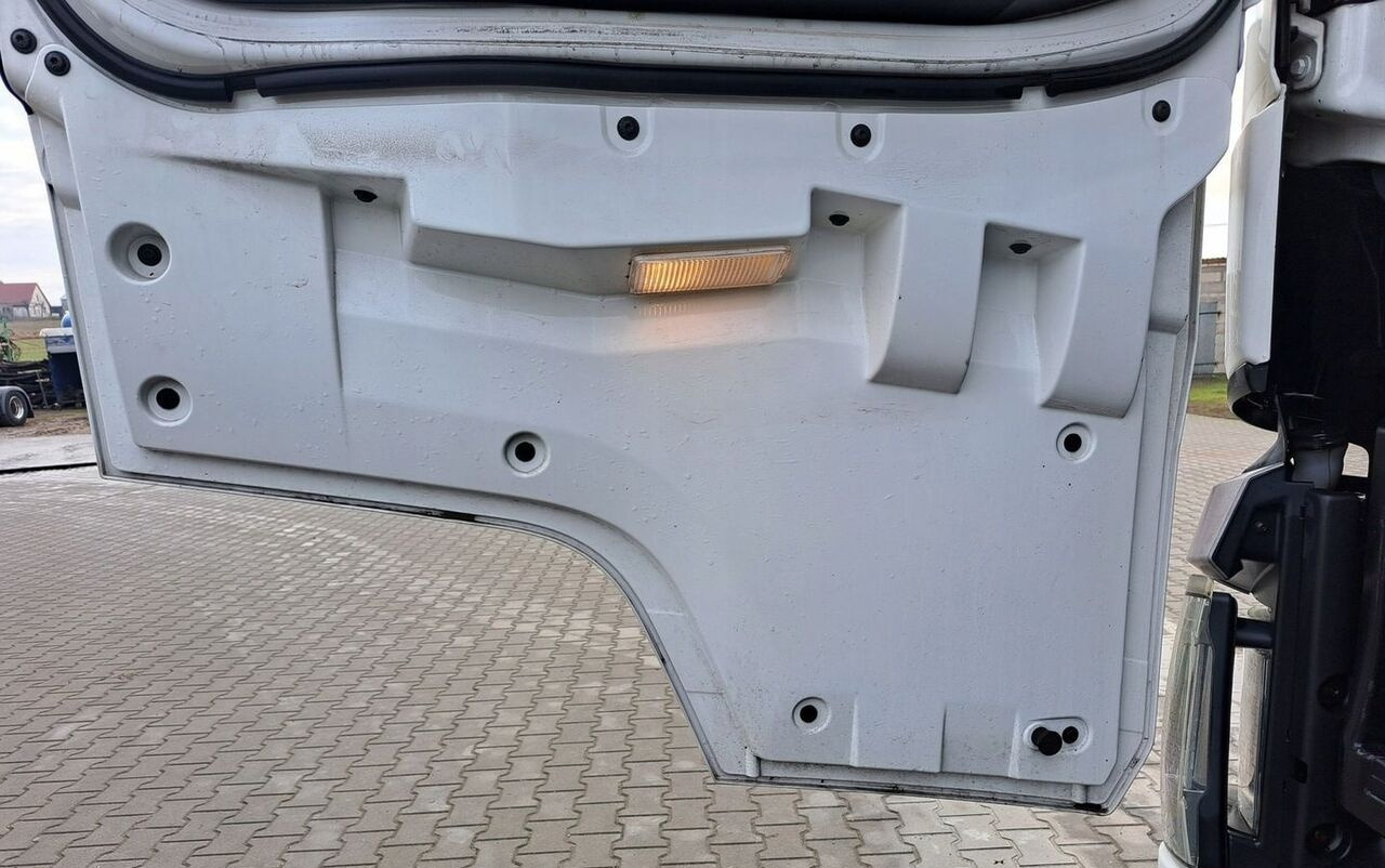 Renault GAMA T RANGE HIGH - Porta e peças para Camião: foto 1 Renault GAMA T RANGE HIGH - Porta e peças para Camião: foto 1