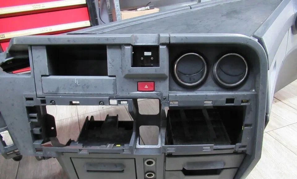 Renault KONSOLA KOKPIT DESKA RENAULT GAMA T RANGE - Painel de instrumentos para Camião: foto 2 Renault KONSOLA KOKPIT DESKA RENAULT GAMA T RANGE - Painel de instrumentos para Camião: foto 2