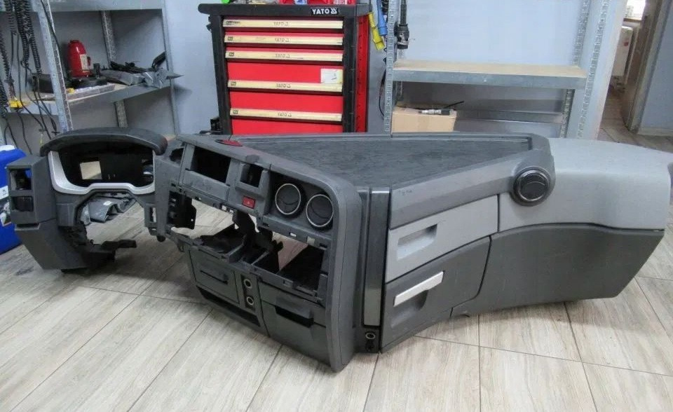 Renault KONSOLA KOKPIT DESKA RENAULT GAMA T RANGE - Painel de instrumentos para Camião: foto 1 Renault KONSOLA KOKPIT DESKA RENAULT GAMA T RANGE - Painel de instrumentos para Camião: foto 1