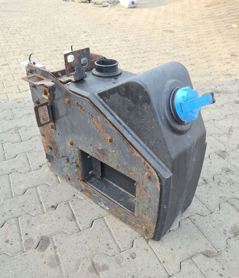 Renault OE 22077231 Renault RENAULT GAMA D VOLVO FL EURO 6 - Tanque para AdBlue para Camião: foto 4 Renault OE 22077231 Renault RENAULT GAMA D VOLVO FL EURO 6 - Tanque para AdBlue para Camião: foto 4