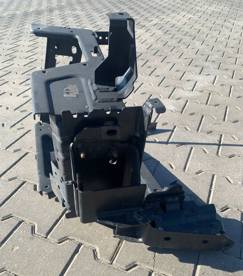 Renault STELAŻ STOPNICY STOPNIA PRAWY RENAULT GAMA T RANGE - Estribo para Camião: foto 3 Renault STELAŻ STOPNICY STOPNIA PRAWY RENAULT GAMA T RANGE - Estribo para Camião: foto 3