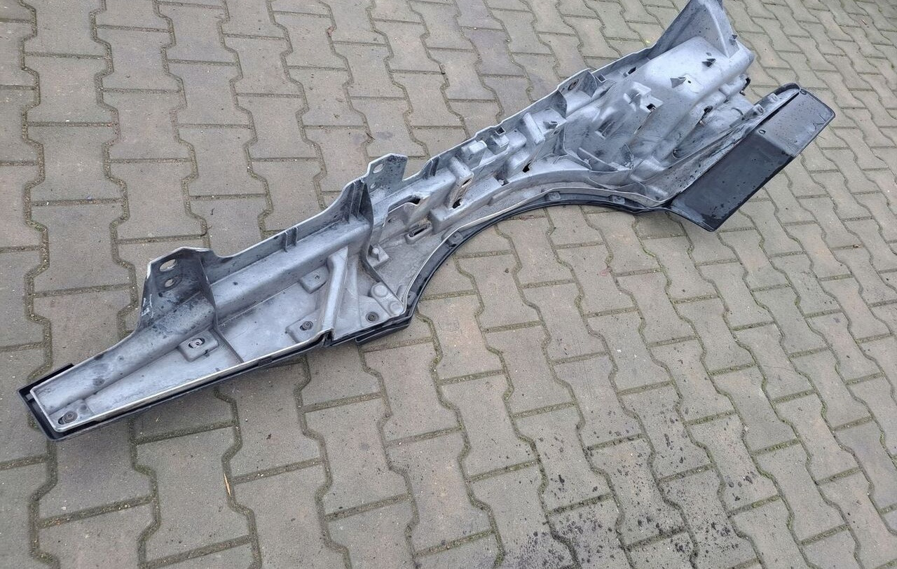 Renault STOPNICA GÓRNA STOPIEŃ LEWY RENAULT GAMA T RANGE - Estribo para Camião: foto 5 Renault STOPNICA GÓRNA STOPIEŃ LEWY RENAULT GAMA T RANGE - Estribo para Camião: foto 5