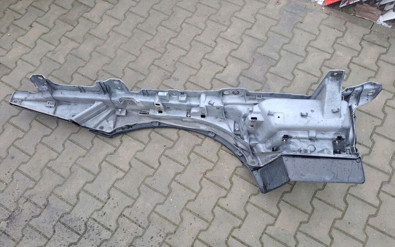 Renault STOPNICA GÓRNA STOPIEŃ LEWY RENAULT GAMA T RANGE - Estribo para Camião: foto 2 Renault STOPNICA GÓRNA STOPIEŃ LEWY RENAULT GAMA T RANGE - Estribo para Camião: foto 2