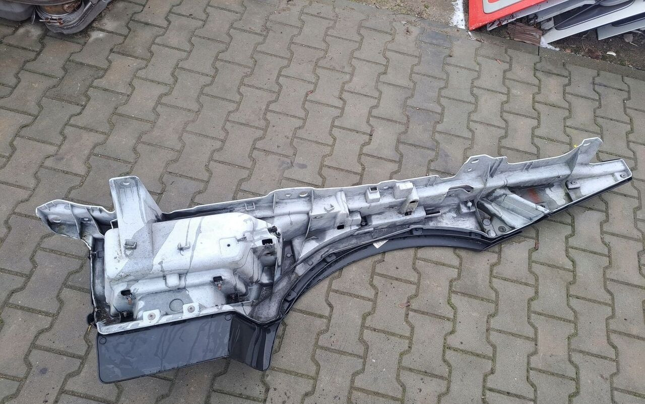 Renault STOPNICA GÓRNA STOPIEŃ PRAWY RENAULT GAMA T RANGE - Estribo para Camião: foto 2 Renault STOPNICA GÓRNA STOPIEŃ PRAWY RENAULT GAMA T RANGE - Estribo para Camião: foto 2