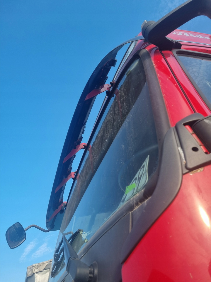 VOLVO BLENDA DASZEK OSŁONA PRZECIWSŁONECZNA MOCOWANIA VOLVO FH 13 16 LIFT - Pala sol para Camião: foto 4 VOLVO BLENDA DASZEK OSŁONA PRZECIWSŁONECZNA MOCOWANIA VOLVO FH 13 16 LIFT - Pala sol para Camião: foto 4