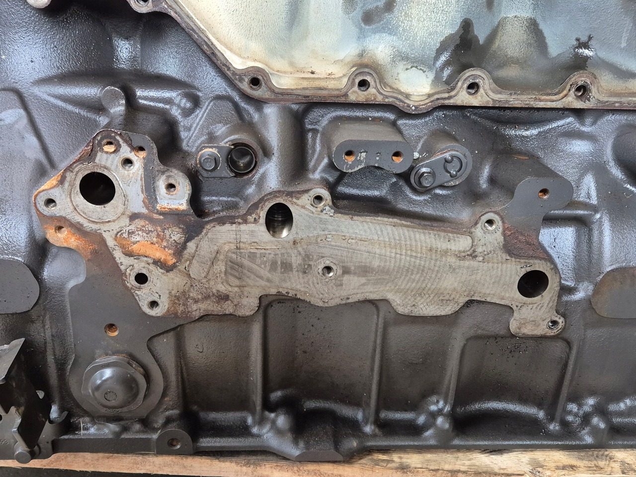 VOLVO BLOK SILNIKA RENAULT GAMA RANGE T EVO TURBOCOMPOUND VOLVO FH 5 D13K 2226825 K8 - Bloco do motor para Camião: foto 5 VOLVO BLOK SILNIKA RENAULT GAMA RANGE T EVO TURBOCOMPOUND VOLVO FH 5 D13K 2226825 K8 - Bloco do motor para Camião: foto 5