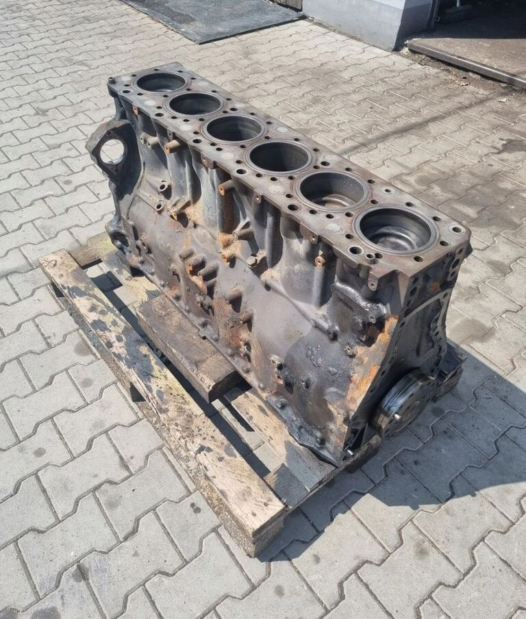 VOLVO BLOK SILNIKA SŁUPEK TŁOKI WAŁ KORBOWY VOLVO FH 12 D12 RENAULT MAGNUM DXI 12 - Bloco do motor para Camião: foto 4 VOLVO BLOK SILNIKA SŁUPEK TŁOKI WAŁ KORBOWY VOLVO FH 12 D12 RENAULT MAGNUM DXI 12 - Bloco do motor para Camião: foto 4