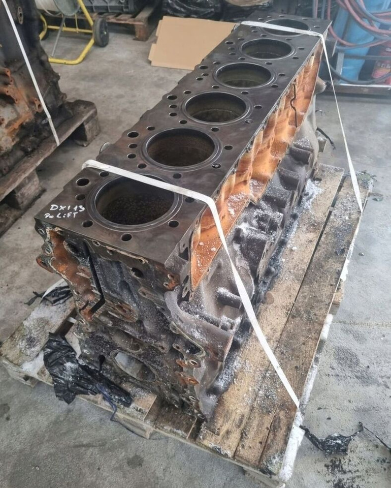 VOLVO BLOK SILNIKA SŁUPEK WAŁ RENAULT MAGNUM DXI 13 VOLVO FH FM 460 500 - Bloco do motor para Camião: foto 4 VOLVO BLOK SILNIKA SŁUPEK WAŁ RENAULT MAGNUM DXI 13 VOLVO FH FM 460 500 - Bloco do motor para Camião: foto 4