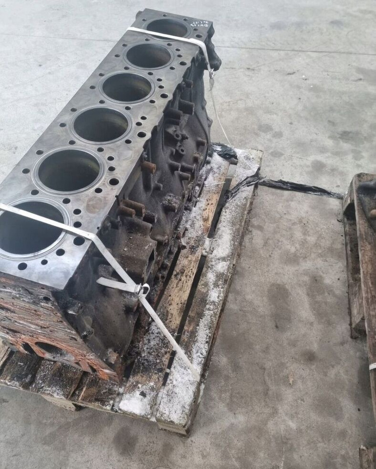 VOLVO BLOK SILNIKA SŁUPEK WAŁ RENAULT MAGNUM DXI 13 VOLVO FH FM 460 500 - Bloco do motor para Camião: foto 1 VOLVO BLOK SILNIKA SŁUPEK WAŁ RENAULT MAGNUM DXI 13 VOLVO FH FM 460 500 - Bloco do motor para Camião: foto 1