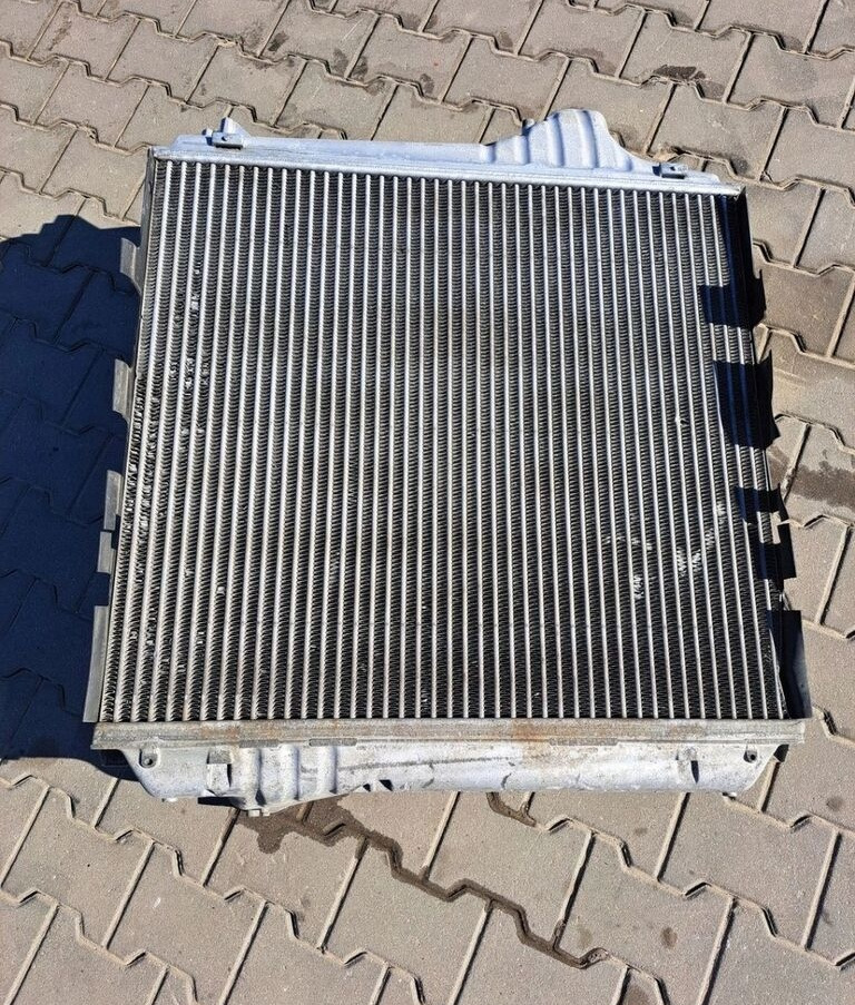 VOLVO CHŁODNICA POWIETRZA INTERCOOLER VOLVO FH 4 FH 5 RENAULT GAMA T RANGE DTI 13 - Intercooler para Camião: foto 3 VOLVO CHŁODNICA POWIETRZA INTERCOOLER VOLVO FH 4 FH 5 RENAULT GAMA T RANGE DTI 13 - Intercooler para Camião: foto 3