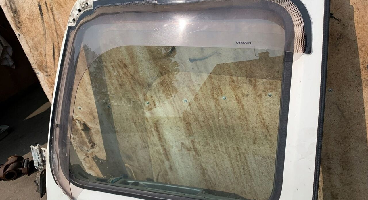 VOLVO DRZWI KOMPLETNE LEWE VOLVO FH 12 13 - Porta e peças para Camião: foto 2 VOLVO DRZWI KOMPLETNE LEWE VOLVO FH 12 13 - Porta e peças para Camião: foto 2