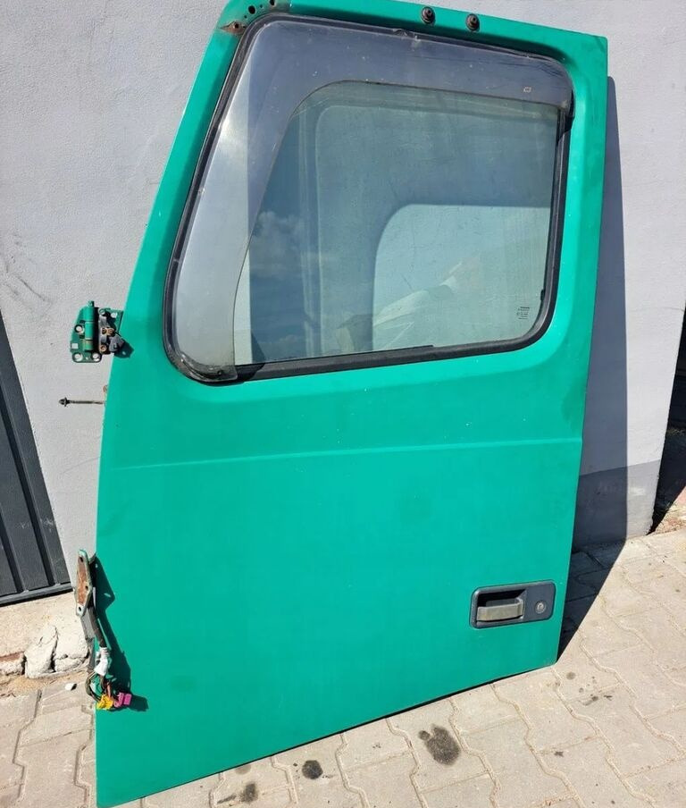 VOLVO DRZWI KOMPLETNE LEWE VOLVO FH 12 13 - Porta e peças para Camião: foto 2 VOLVO DRZWI KOMPLETNE LEWE VOLVO FH 12 13 - Porta e peças para Camião: foto 2