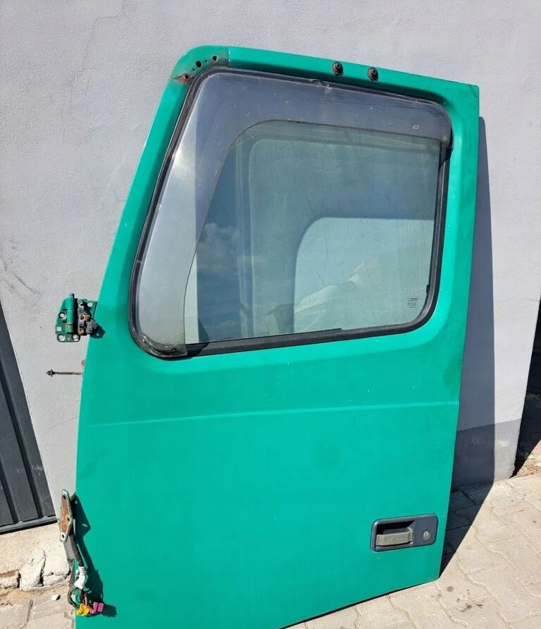 VOLVO DRZWI KOMPLETNE LEWE VOLVO FH 12 13 - Porta e peças para Camião: foto 1 VOLVO DRZWI KOMPLETNE LEWE VOLVO FH 12 13 - Porta e peças para Camião: foto 1