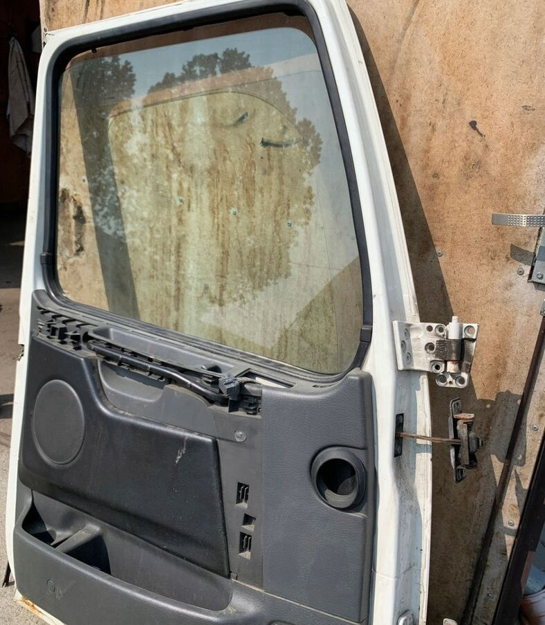 VOLVO DRZWI KOMPLETNE LEWE VOLVO FH 12 13 - Porta e peças para Camião: foto 5 VOLVO DRZWI KOMPLETNE LEWE VOLVO FH 12 13 - Porta e peças para Camião: foto 5