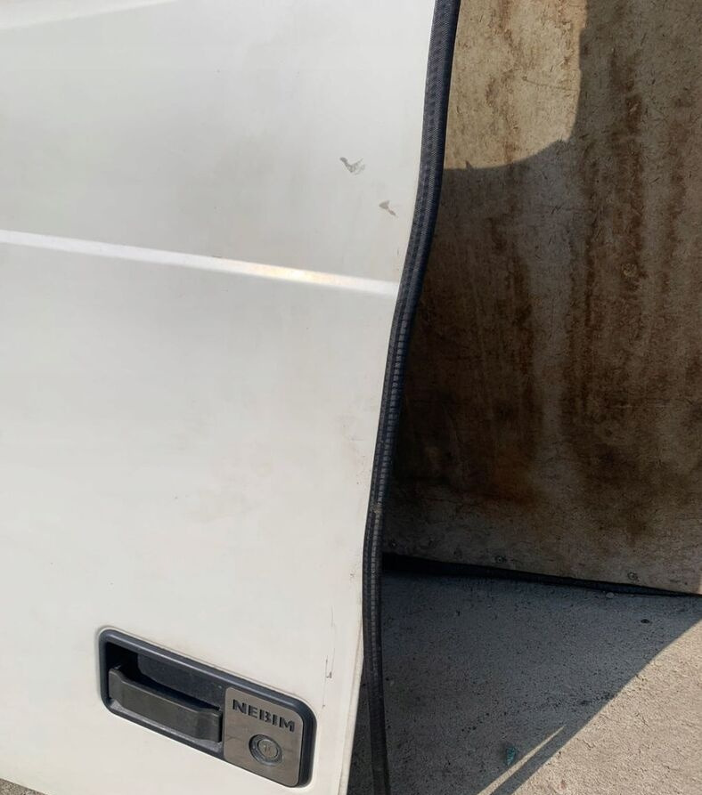 VOLVO DRZWI KOMPLETNE LEWE VOLVO FH 12 13 - Porta e peças para Camião: foto 3 VOLVO DRZWI KOMPLETNE LEWE VOLVO FH 12 13 - Porta e peças para Camião: foto 3