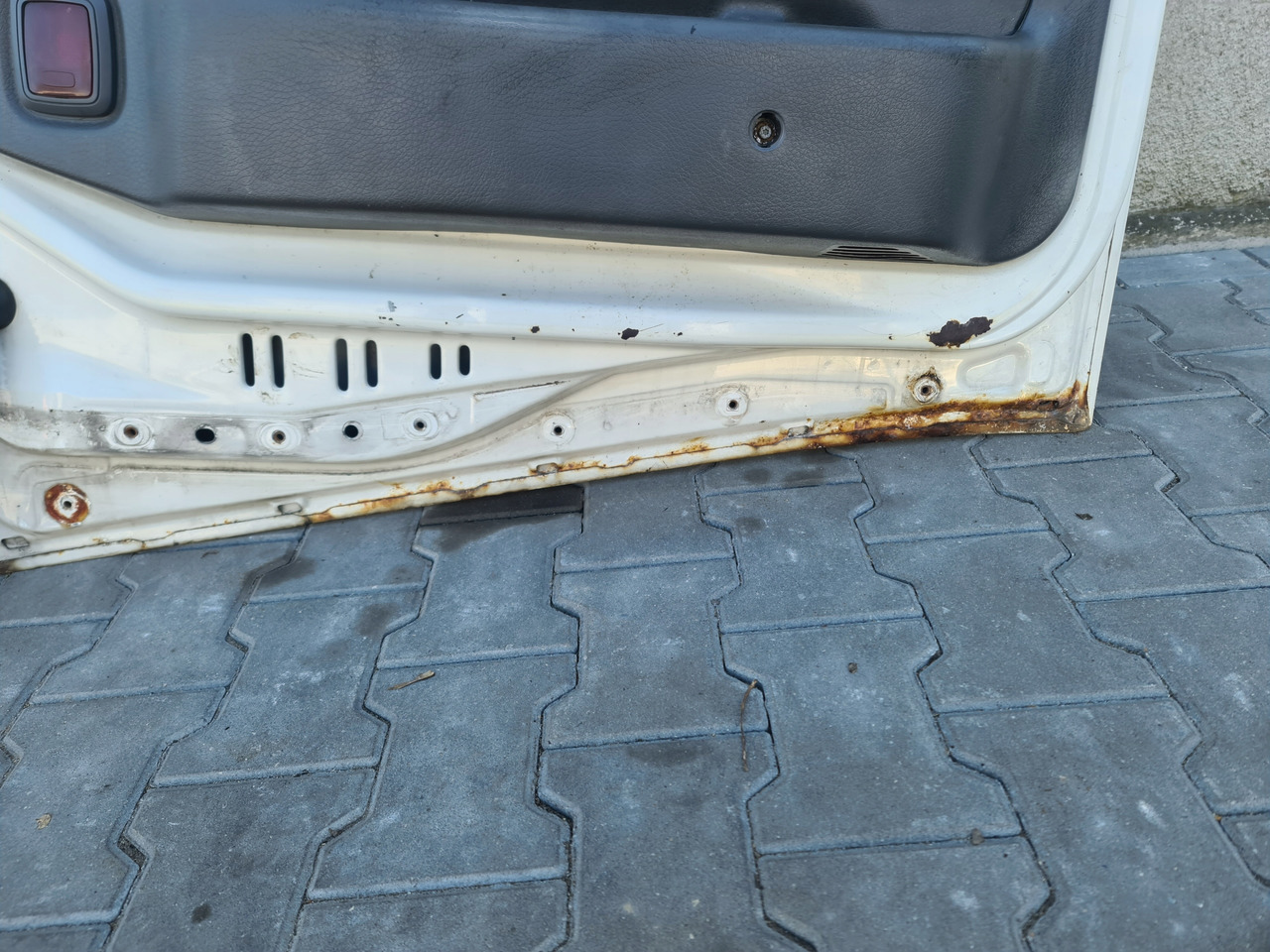 VOLVO DRZWI KOMPLETNE PRAWE VOLVO FH 12 13 - Porta e peças para Camião: foto 5 VOLVO DRZWI KOMPLETNE PRAWE VOLVO FH 12 13 - Porta e peças para Camião: foto 5