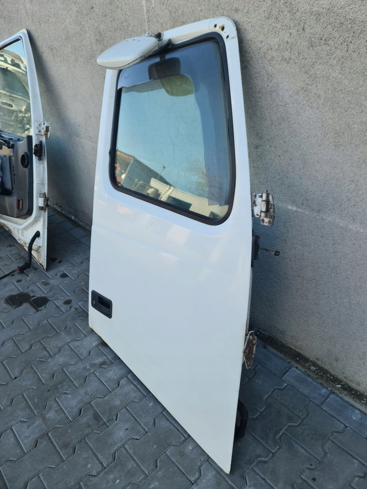 VOLVO DRZWI KOMPLETNE PRAWE VOLVO FH 12 13 - Porta e peças para Camião: foto 2 VOLVO DRZWI KOMPLETNE PRAWE VOLVO FH 12 13 - Porta e peças para Camião: foto 2