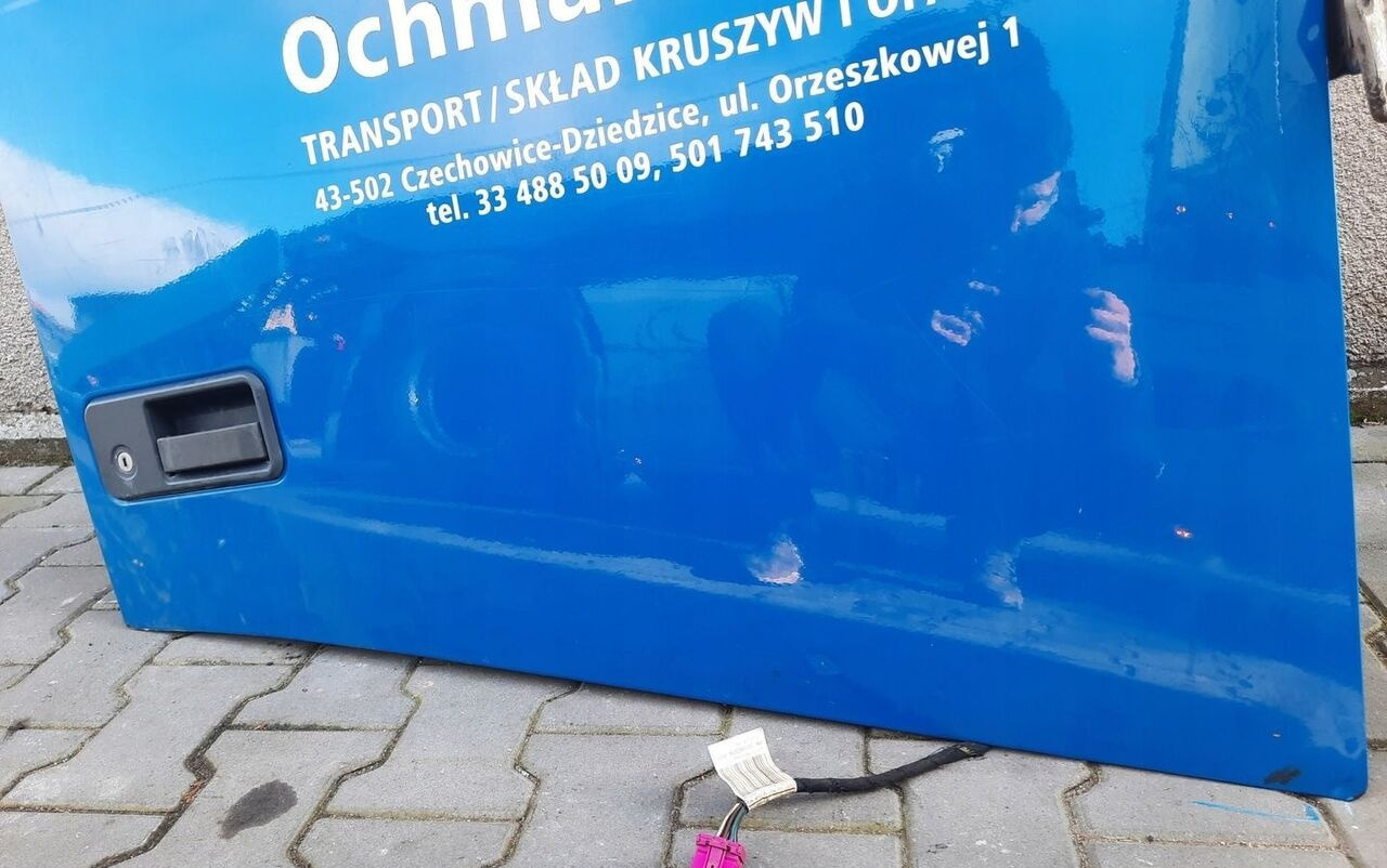 VOLVO DRZWI KOMPLETNE PRAWE VOLVO FH 12 13 - Porta e peças para Camião: foto 3 VOLVO DRZWI KOMPLETNE PRAWE VOLVO FH 12 13 - Porta e peças para Camião: foto 3