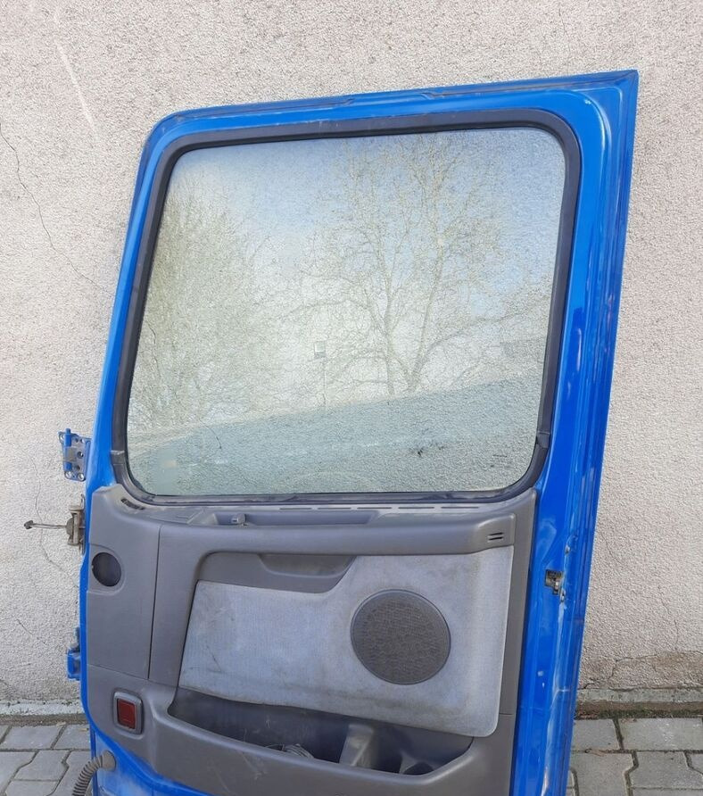VOLVO DRZWI KOMPLETNE PRAWE VOLVO FH 12 13 - Porta e peças para Camião: foto 4 VOLVO DRZWI KOMPLETNE PRAWE VOLVO FH 12 13 - Porta e peças para Camião: foto 4
