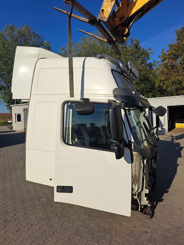 VOLVO KOMPLETNA FH 12 13 XL WYSOKA AUTOMAT - Cabine para Camião: foto 2 VOLVO KOMPLETNA FH 12 13 XL WYSOKA AUTOMAT - Cabine para Camião: foto 2