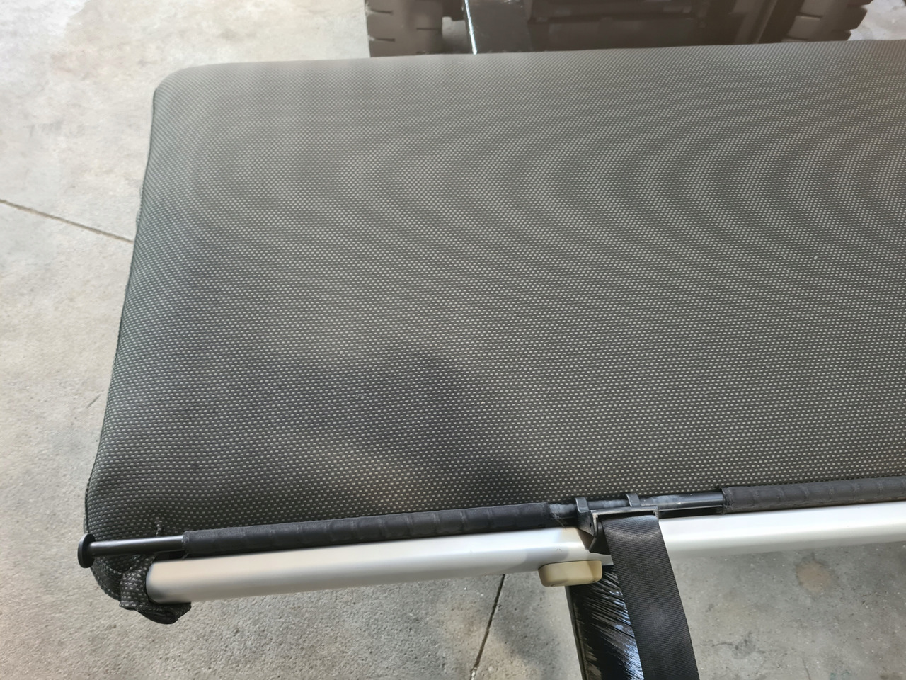 VOLVO ŁÓŻKO KOMPLETNE GÓRNE LEŻANKA MOCOWANIA - Banco para Camião: foto 3 VOLVO ŁÓŻKO KOMPLETNE GÓRNE LEŻANKA MOCOWANIA - Banco para Camião: foto 3